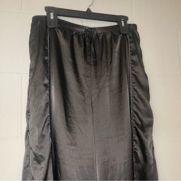 BB Dakota Black Satin Flowy Casual Lounge Pants Wide Leg Women’s Size Large - Picture 3 of 11